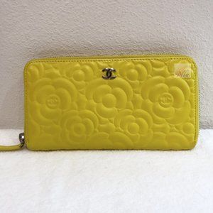 CHANEL Yellow Camellia Lambskin Zippy Wallet